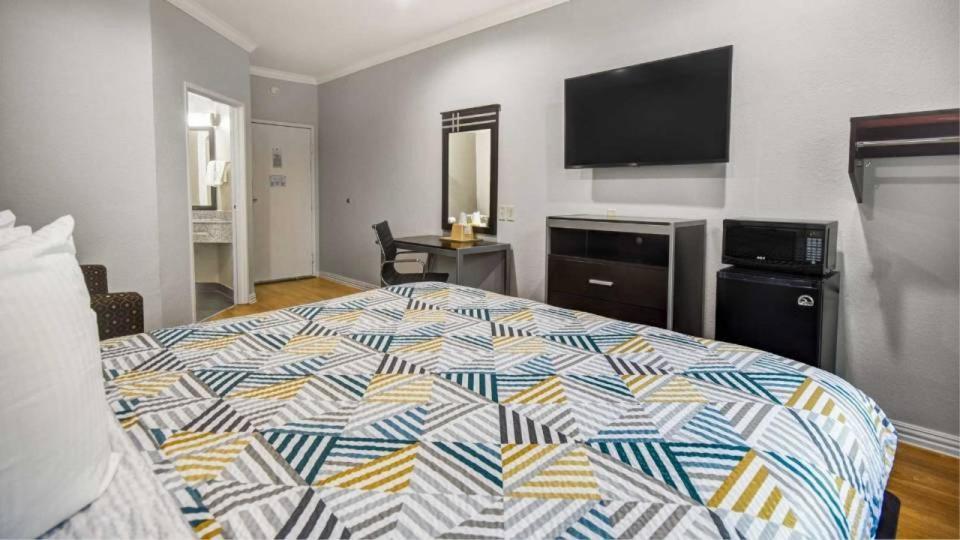 Motel 6 Humble, Tx - Houston International Airport Екстер'єр фото