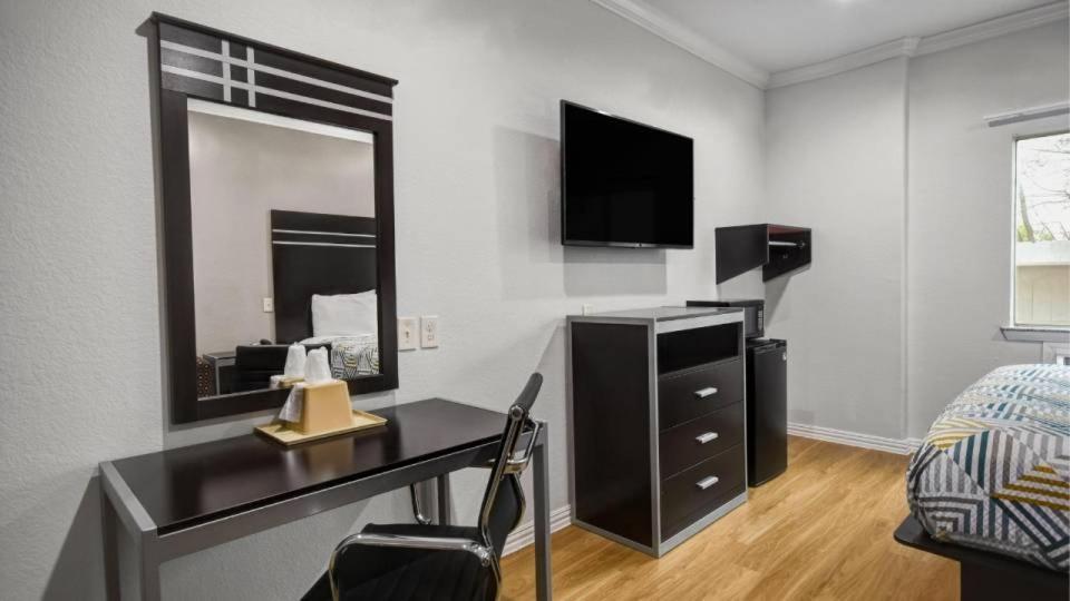 Motel 6 Humble, Tx - Houston International Airport Екстер'єр фото
